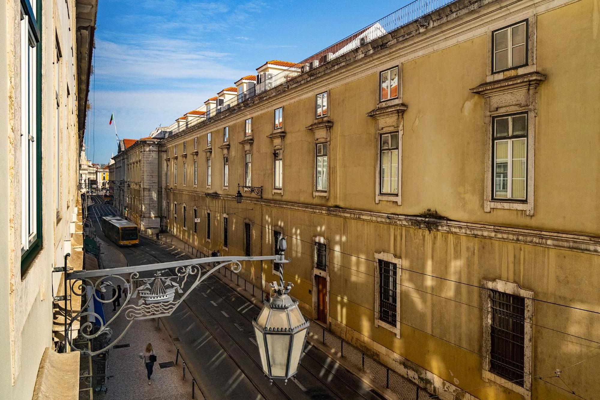 Appartement Whome A Rare Find In Lisbon's Prime Location!